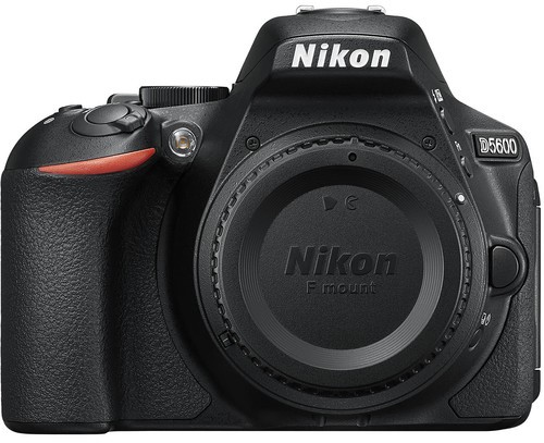 Nikon D5600 Front